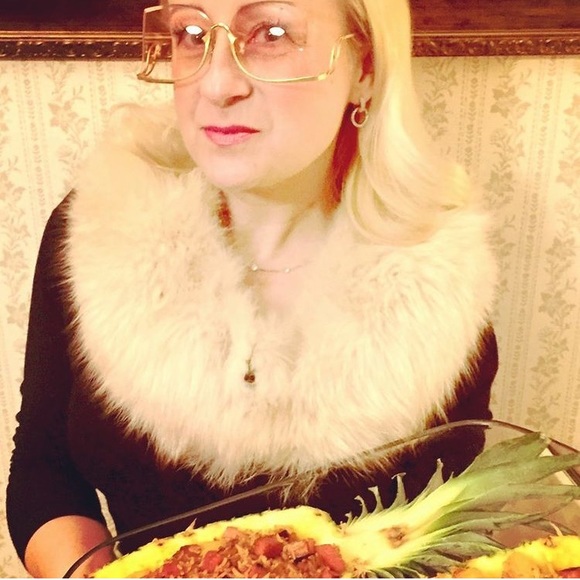 Meet your Posher, Julie 🇨🇦 Closing Sale! Offer me half and the item is yours 😁 - Picture 4 of 14